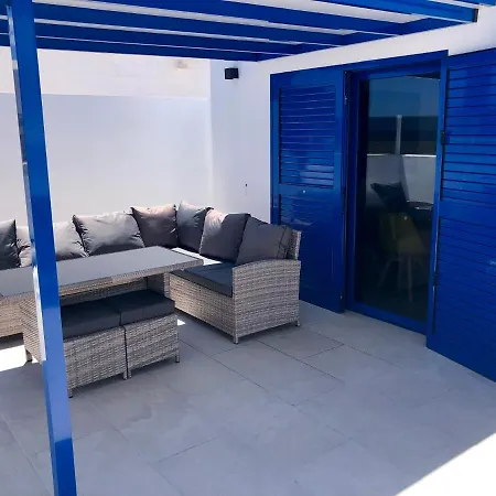 Sea Front Frente Al Mar Apartment *